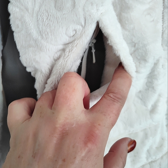 ~~REI🤍Floral Fleece~~ - Picture 6 of 8